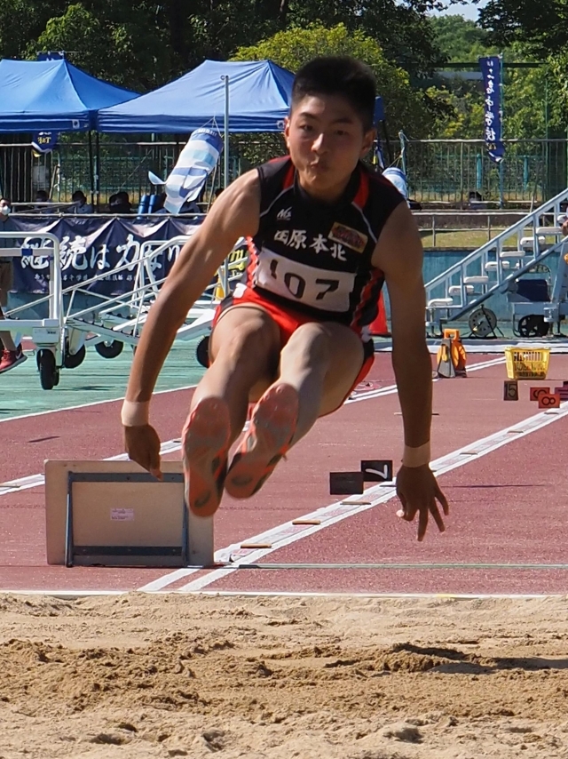 中村が走り幅跳びと400メートルで2冠 奈良県中学陸上競技対校選手権大会 奈良新聞デジタル