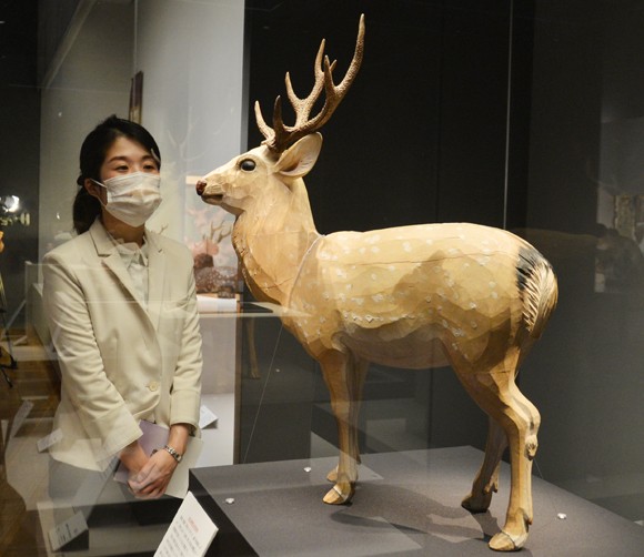 一刀彫 名匠の美 - 「奈良の鹿」など名品／春日大社国宝殿で森川杜園展